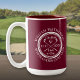 Personalisiertes Golfloch in einem Burgund Zweifarbige Tasse (Personalized Golf Hole in One Burgundy Two-Tone Coffee Mug)