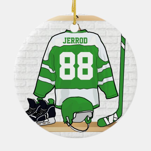Personalisiertes grünes und weißes Eis-Hockey Keramik Ornament (Hinten)