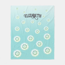 Personalisiertes hellblaues Blumenmuster Fleecedecke