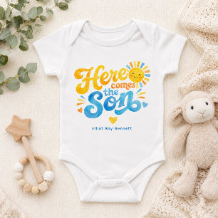 Personalisiertes Here Comes the Son Baby-Body Baby Strampler
