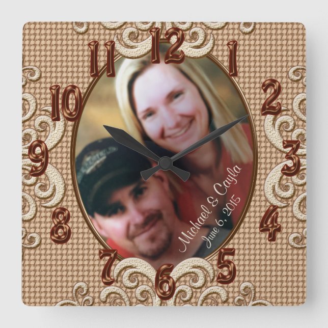 Personalisiertes Hochzeits-Uhr FOTO, Namen, Datum Quadratische Wanduhr (Vorderseite)