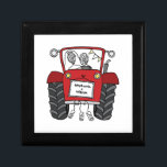 Personalisiertes Hochzeitsgeschenk für Red Tractor Erinnerungskiste<br><div class="desc">Ein Traktor Land Hochzeitsgeschenk,  das mit beiden Namen personalisiert werden kann. Wenn Sie die Größe oder den Schriftart der Namen ändern möchten,  klicken Sie bitte auf die Schaltfläche Bearbeiten,  um weitere Anpassungen vorzunehmen. Die Bundung im Traktor ist in einer subtilen Creme und weiß.</div>