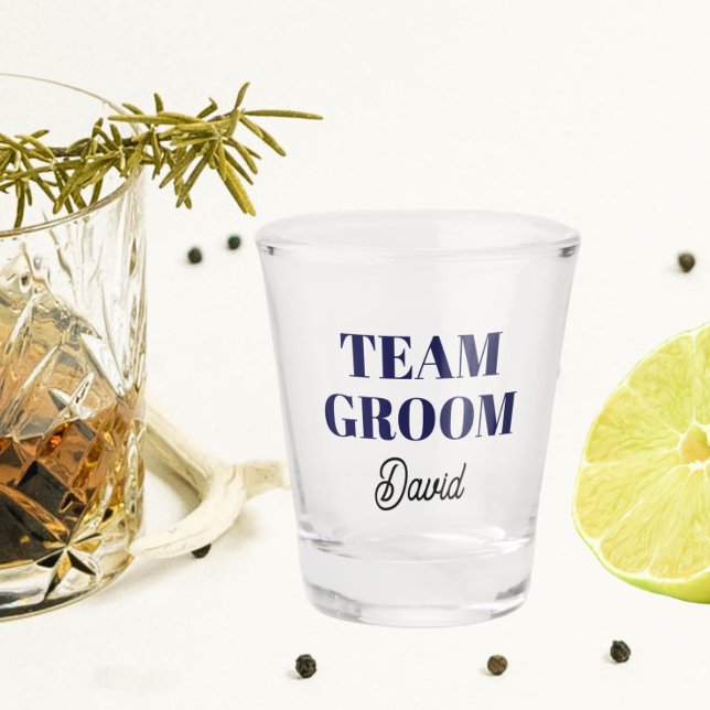 Personalisiertes Hochzeitsteam von Navy Blue Schnapsglas (In Situ)