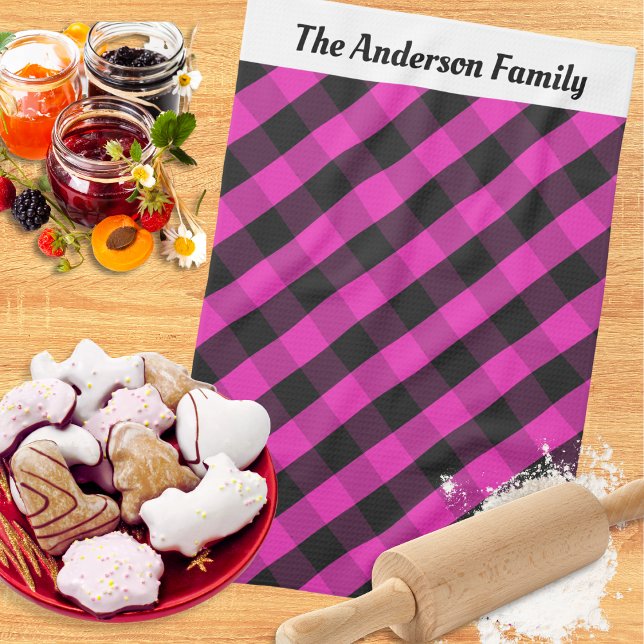 Personalisiertes Hot Pink Buffalo Kariertes Karo M Geschirrtuch (A personalized pink buffalo plaid tea towel, ideal for the festive season)
