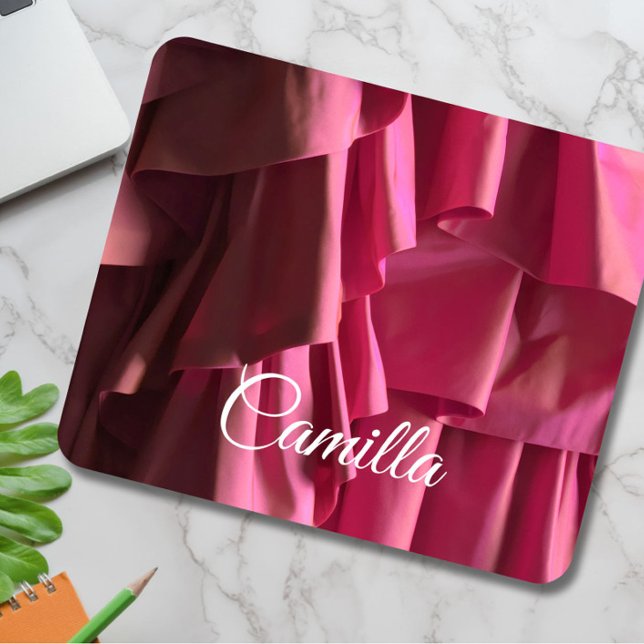 Personalisiertes Hübsches Ruffelmuster Mousepad (Glam up your workday with this personalized and pretty hot pink ruffle pattern modern mouse pad! )
