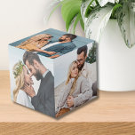 Personalisiertes Keepake-Neugezogenes Couple-Foto Würfel<br><div class="desc">Erstellen Sie Ihren eigenen speziellen Sake mit diesem individuellen Foto-Würfel, entworfen, um fünf verschiedene Fotos des glücklichen Paares anzuzeigen. Dieser Foto-Würfel ist perfekt für Neuvermählte geeignet, um "nur verheiratete" Momente zu erleben und macht einen einzigartigen Zusatz zu jedem Schreibtisch, jeder Wohngestaltung oder als Jubiläumsgeschenk. Personalisieren Sie es mit Hochzeitsszenarien, Erinnerungen...</div>