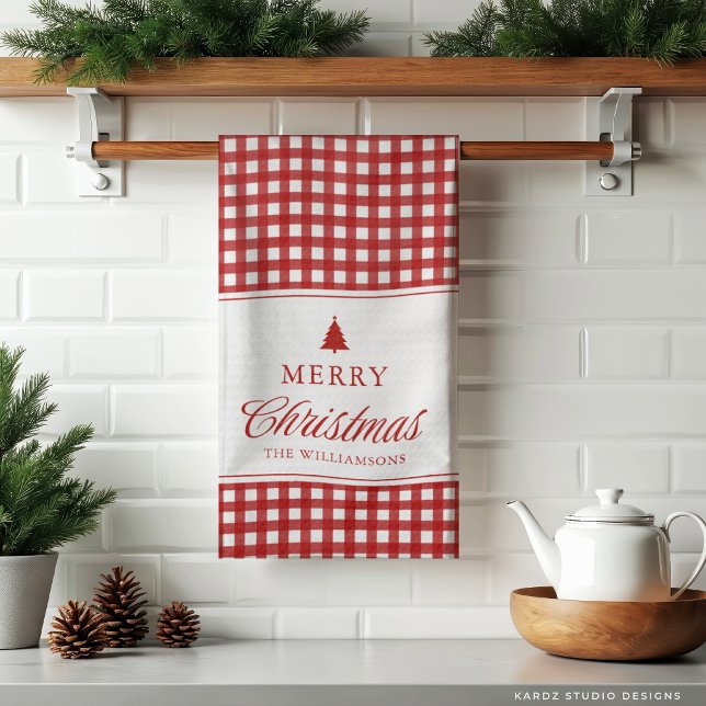 Personalisiertes klassisches rotes Gingham-Weihnac Geschirrtuch (Christmas Kitchen Towel shown in 3-fold. Add your Family Name.)
