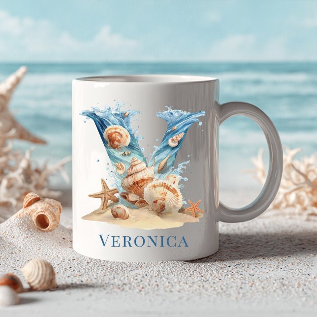 Personalisiertes Küstenmonogramm V Anfangsbuchstab Kaffeetasse (Personalized Coastal Monogram V Initial Beach Coffee Mug)