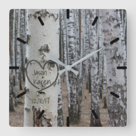 Personalisiertes Land-rustikales geschnitztes Herz Quadratische Wanduhr