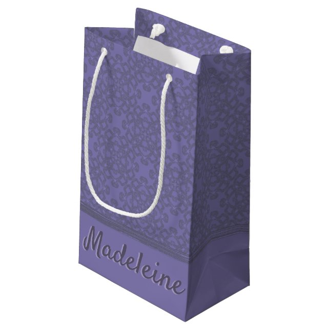 Personalisiertes Lavendelmuster Kleine Geschenktüte (Rückseite Schrägansicht)