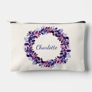 Personalisiertes lila florales Hochzeitspartygastg Zubehörtasche