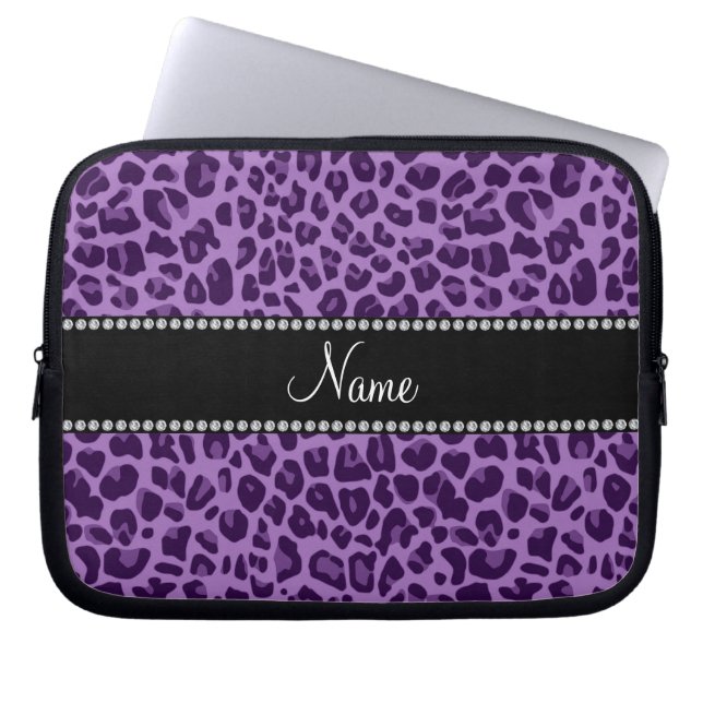 Personalisiertes lila Leopardnamensmuster Laptopschutzhülle (Vorderseite)