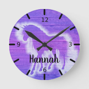 Personalisiertes Lila Unicorn Runde Wanduhr