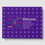 Personalisiertes Lila WELCOME Hebräisch Gästebuch<br><div class="desc">Behalt die Erinnerungen deiner besonderen Ansammlungen lebendig, indem du die Gedanken deiner Gäste in diesem dezent stilvollen ROYAL LILA und grau Gästebuch sammelst. Der Platzhaltertext ist anpassbar, sodass Sie die Beschreibung z.B. in Ihren Familiennamen ändern können. Die Worte LIEBE JOY PEACE sind auch auf Hebräisch geschrieben (und farbkodiert). Geeignet für...</div>