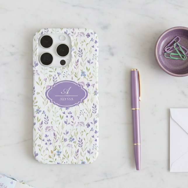 Personalisiertes lila Wildblumen-Monogramm iPhone Hülle (pretty lavender purple blue wildflower phone case for iphone with custom monogram name and initial)
