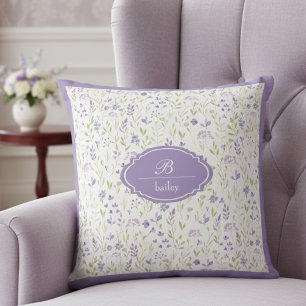 Personalisiertes lila Wildblumen-Monogramm Kissen