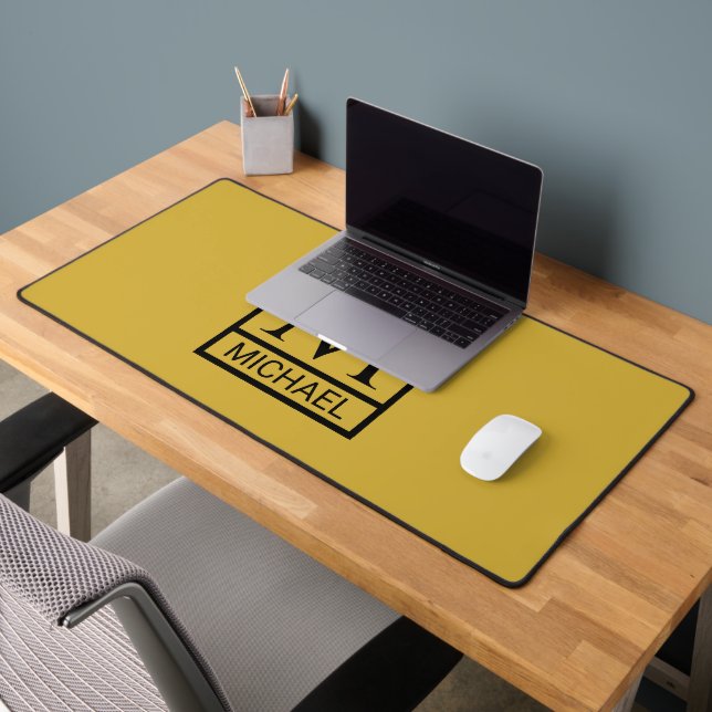 Personalisiertes M Gold Geschenktasche mit Anfangs Schreibtischunterlage (Büro 2)