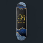 Personalisiertes Mädchen Skateboard<br><div class="desc">Personalisiertes Goldmonogramm auf schwarz mit schwarz-schwarz-agate goldenen Glitzer Kanten. Abstrakter Geode</div>