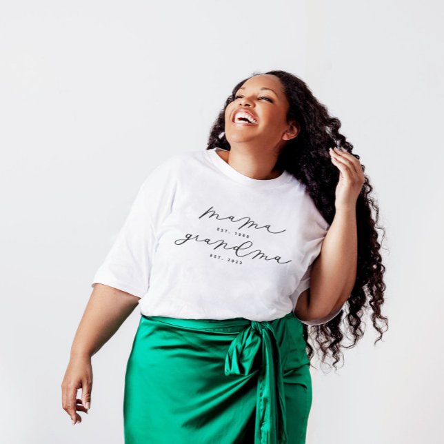 Personalisiertes Mama/Oma Niedlich Kalligrafie-Shi T-Shirt (Von Creator hochgeladen)