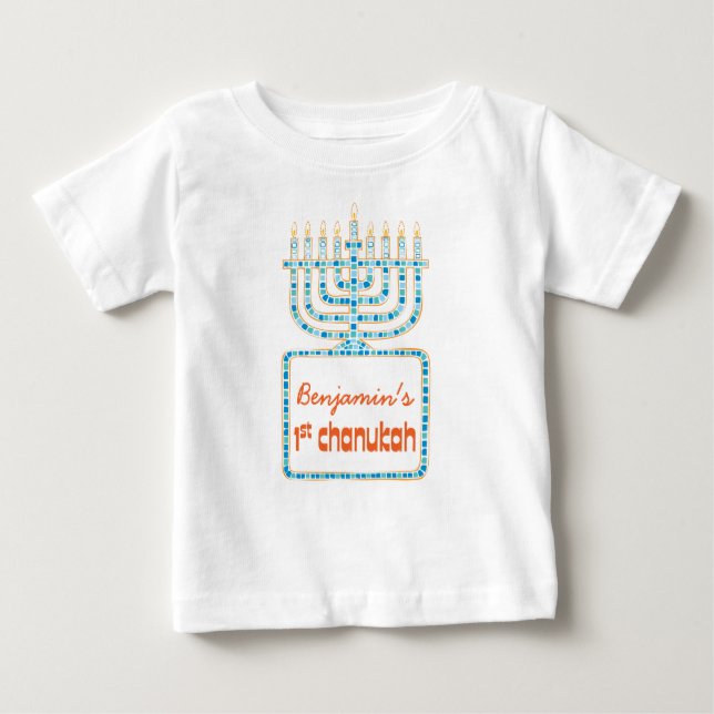 Personalisiertes Menorah 1. Chanukah T-Shirt (Vorderseite)