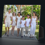 Personalisiertes modernes Drehbuch Foto Familienur Fotoplatte<br><div class="desc">Genießen Sie die Freude an Ihrem Familienurlaub mit diesem Personalisierten Foto Plaque für moderne Drehbücher! Diese Plakette ist ein zeitloser Sake und präsentiert wunderbar Ihren Lieblingserinnerung mit elegantem Skript, das Ihren Familiennamen und Reisedetails detailliert beschreibt. Ob es sich um ein Strandausflug, einen Berg-Rückzug oder ein städtisches Abenteuer handelt, diese individuelle...</div>