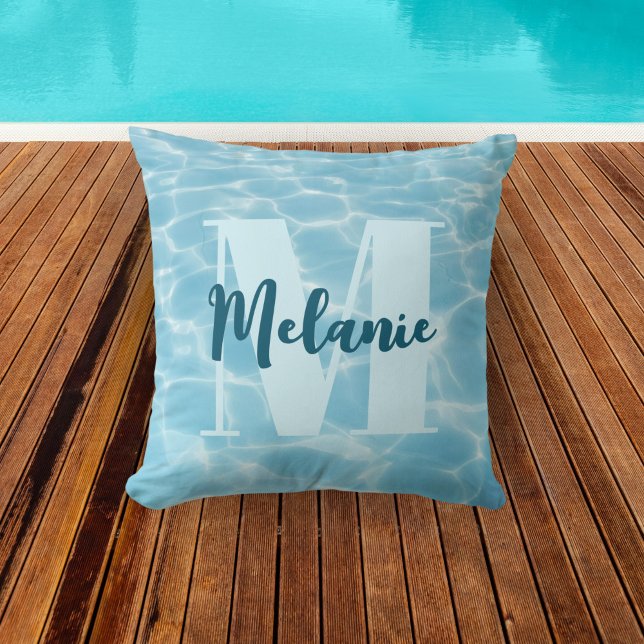 Personalisiertes Monogram Blue Swimming Pool Moder Kissen (Von Creator hochgeladen)