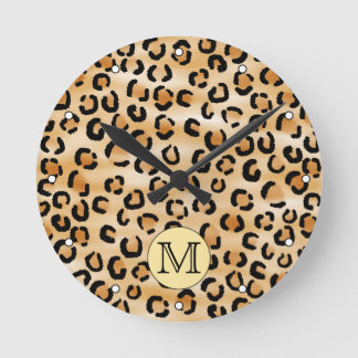 Personalisiertes Monogram Leopard-Druckmuster Runde Wanduhr
