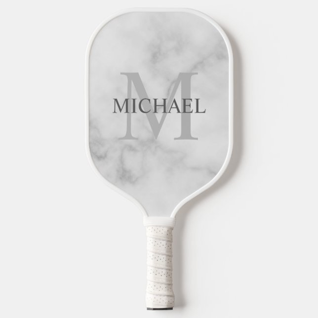 Personalisiertes Monogramm aus weißem Marmor und N Pickleball Schläger (Vorderseite)