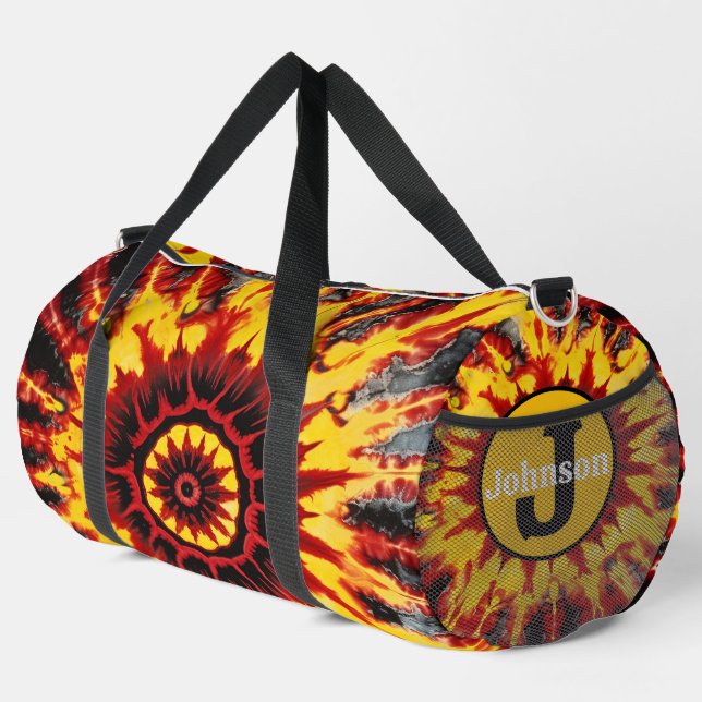 Personalisiertes Monogramm im Tie-Dye-Mandala-Must Duffle Bag (Rechte Ecke)