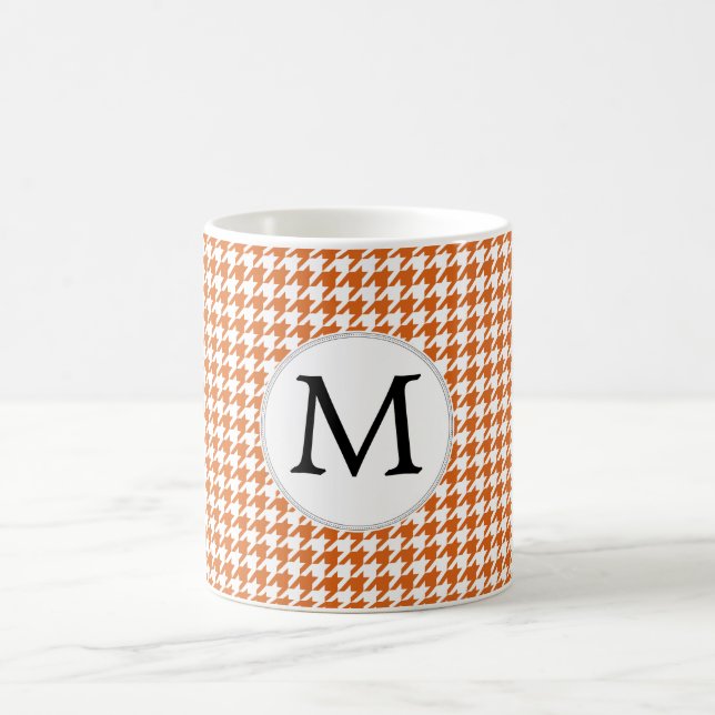Personalisiertes Monogramm Orange-Hahnentrittmuste Kaffeetasse (Mittel)