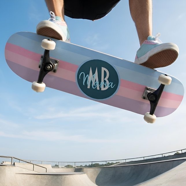 Personalisiertes Monogramm Pastellrosa & Blaue Str Skateboard (Von Creator hochgeladen)