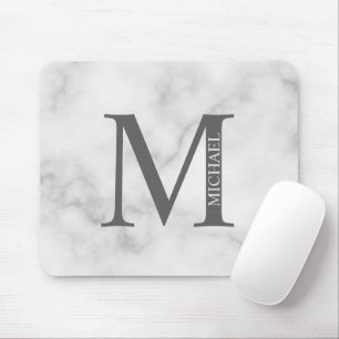 Personalisiertes Monogramm und Name aus grauem Mar Mousepad