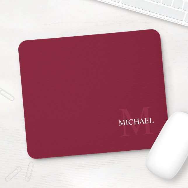 Personalisiertes Monogramm und Name Burgundy Red Mousepad (Von Creator hochgeladen)