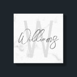 Personalisiertes Monogramm und Name für das weiße  Leinwanddruck<br><div class="desc">Moderne Minimalistische Personalisierte Monogramm- und Namensgeschenke Dieses Design zeichnet sich durch einen personalisierten Namen im modernen,  grau-modernen Stil der Handschrift Schriftart und Monogramm in hellgrau modernen Sans Serif Schriftart Stil als Hintergrund,  auf weißem Marmor Hintergrund.</div>