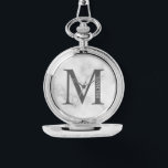 Personalisiertes Monogramm und Name Pocket Watch Armbanduhr<br><div class="desc">Personalisiert Monogram und Name Gift bieten personalisierte Monogramm und Namen im klassischen Serif-Schriftart-Stil. Perfekt als väterliche Tagesgeschenke für Papa,  Geschenke für Trauzeugen und für alle besondere Anlass. Bitte beachten Sie: Die Marmordetails werden im Kunstwerk simuliert. Bei der Herstellung dieses Produktes wird kein Marmor verwendet</div>