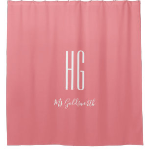 Personalisiertes Monogramm Weiß auf Korallenrosa M Duschvorhang