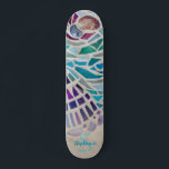 Personalisiertes Mosaik Skateboard<br><div class="desc">Dieses Skate ist mit einem Mosaikmuster aus Muschel dekoriert. Passen Sie es mit Ihrem Namen und Monogramm an. Weil wir unsere eigenen Kunstwerke erstellen,  werden Sie dieses exakte Bild von anderen Designern nicht finden. Original Mosaik © Michele Davies.</div>