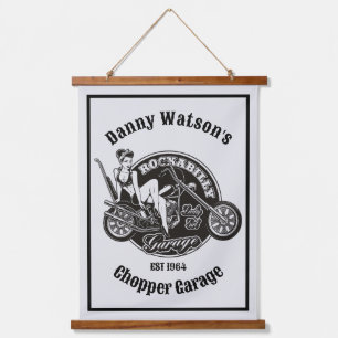Personalisiertes Motorrad Babe Chopper Garage Wandteppich Mit Holzrahmen