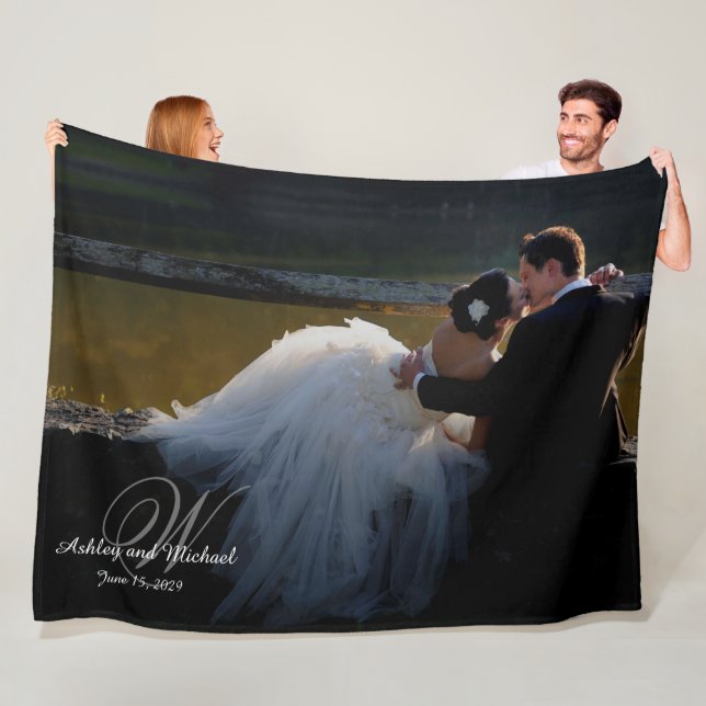 PERSONALISIERTES NEWLYWES KEEPSAKE Monogramm Foto Fleecedecke (Beispiel)