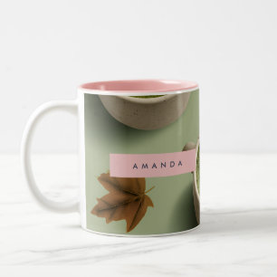 Personalisiertes Niedliches Matcha Latte-Muster Zweifarbige Tasse