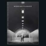 Personalisiertes Notebook-Hochzeitsplaner-Foto Notizblock<br><div class="desc">Ein Ort, um die 1 Million Dinge aufzuschreiben, die Sie vor Ihrem großen Tag tun müssen! Passen Sie sich mit Ihrem eigenen Text und Foto an. Verlobung Fotos sind großartig oder beliebt. Sie können mit mehr Informationen wie Hochzeitstag, Braut und Bräutigam Namen etc. anpassen. Kann sogar ein tolles Brautparty Geschenk...</div>