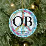 Personalisiertes OB Ocean Beach Keramik Ornament<br><div class="desc">Dieses OB Ocean Beach,  Kalifornien Urlaub Weihnachtsbaum Ornament verfügt über ein farbenfrohes Zeichen der Ruhe mit einem Wasser Splash Hintergrund. Es kann mit einem Namen,  einem Jahr oder einem beliebigen Text personalisiert werden,  den Sie hinzufügen möchten. -</div>