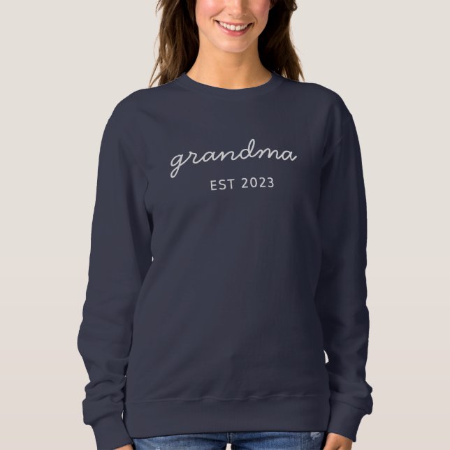 Personalisiertes Oma Est Year Sweatshirt (Vorderseite)