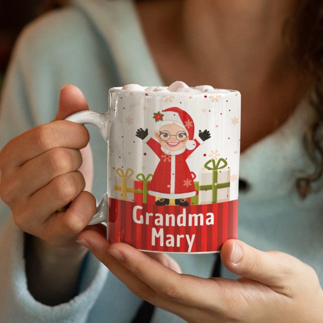 Personalisiertes Oma Weihnachtsgeschenk Snowy Holi Kaffeetasse (Von Creator hochgeladen)