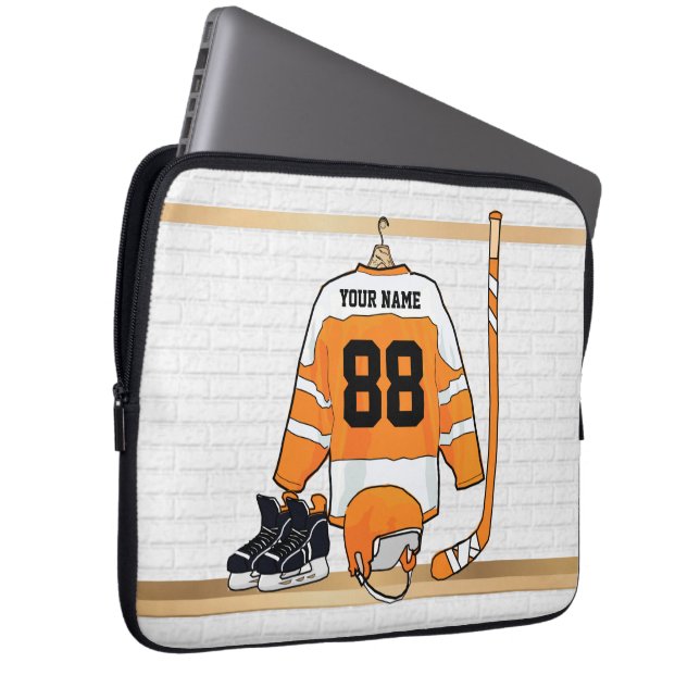 Personalisiertes Orange- und Weißeisenhockey Jerse Laptopschutzhülle (Vorne Rechts)