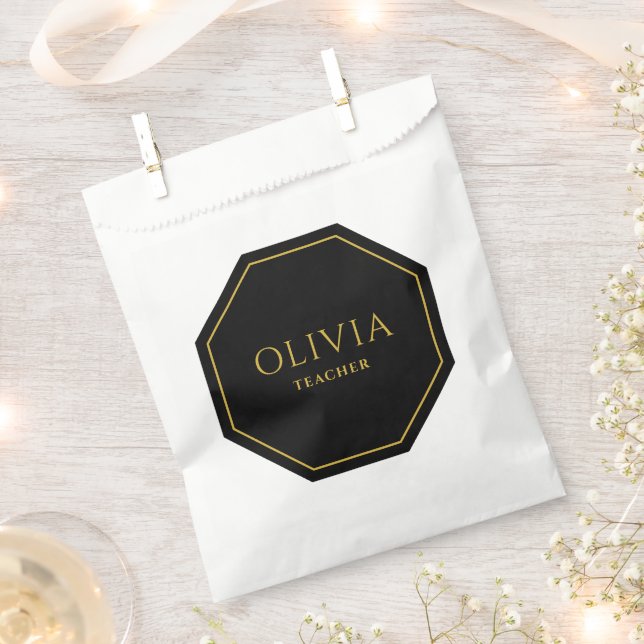 Personalisiertes Party mit Name und Rolle Geschenktütchen (Ausgeschnitten)