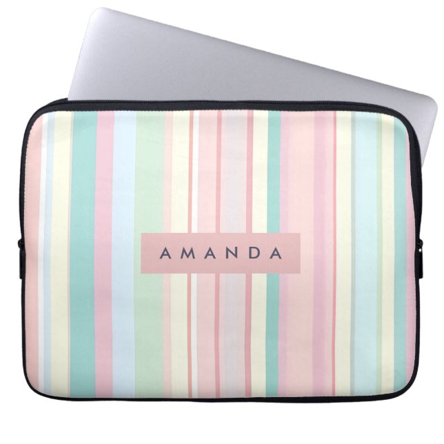 Personalisiertes Pastell Bonbon Streifendesign Laptopschutzhülle (Vorderseite)