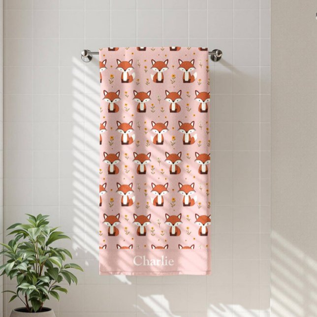 Personalisiertes Pastell-Fuchs-Kinderzimmer Strandtuch (Von Creator hochgeladen)