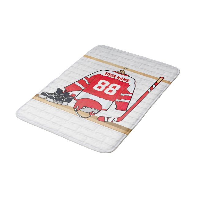 Personalisiertes Red and White Ice Hockey Jersey Badematte (Schrägansicht)