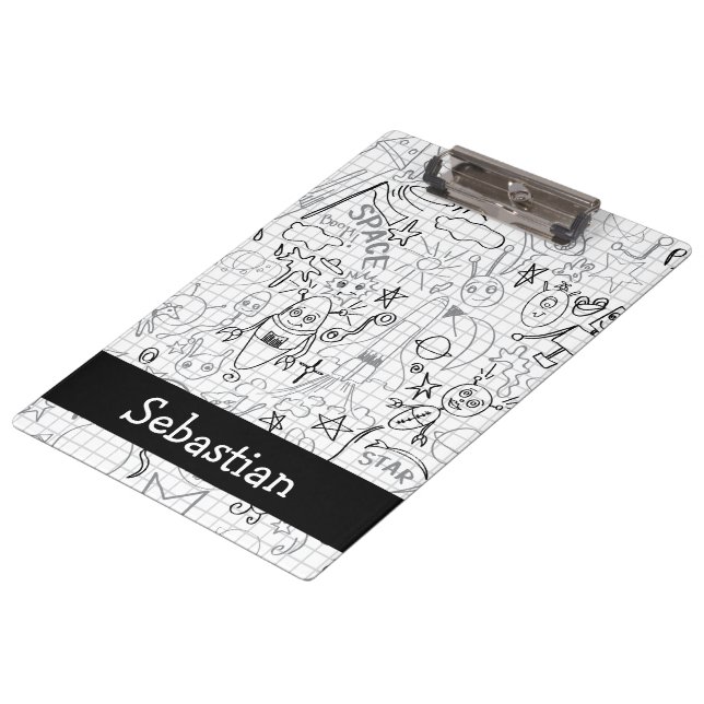 Personalisiertes Roboterschiff und Alien Moon Klemmbrett (Schrägansicht)